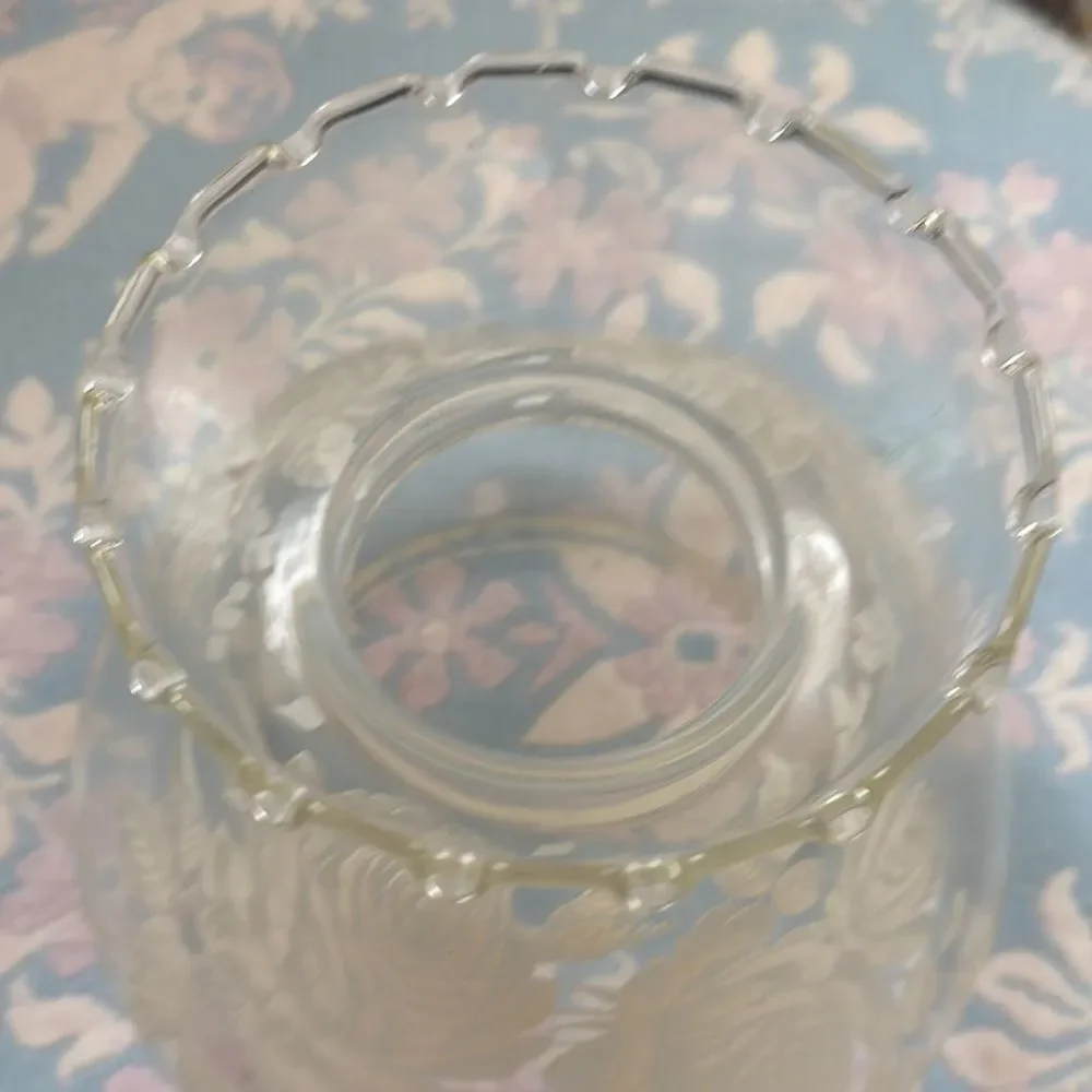 VINTAGE Elegant *GWTW* Glass Hurricane Shade with White Floral Design